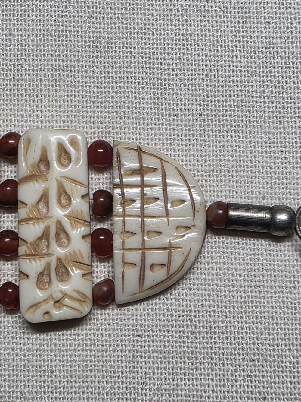 Carved Ivory-Tone and Carnelian Bead Stretch Bracelet Set - Picture 7 of 7